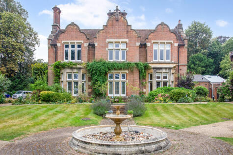 Trevelyan Place, St. Albans, AL1