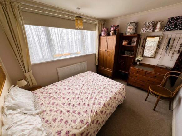bed 2.jpg