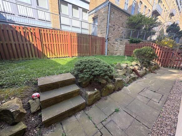 2 bed Apartment for sale Image 10