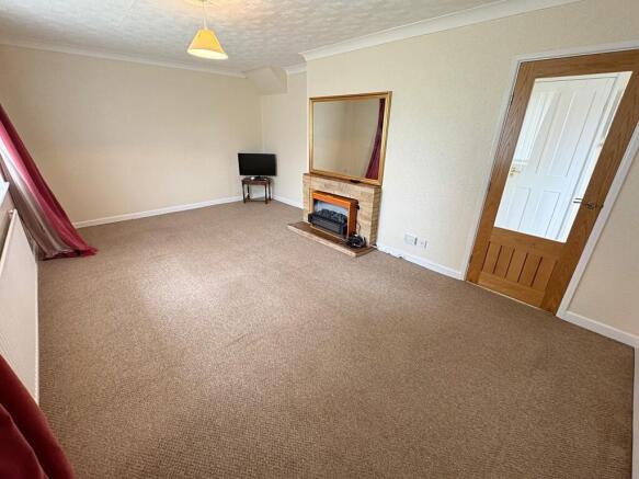 Living Room alt a...