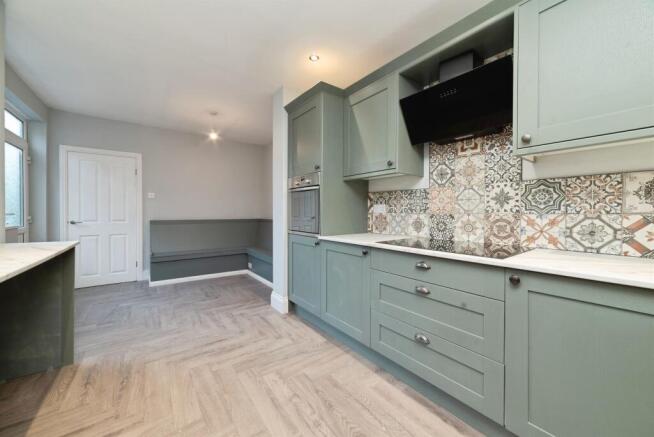 3 bed Terraced for sale Image 9