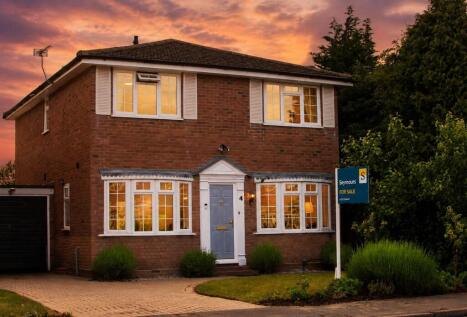 Kashmir Close, New Haw, Surrey, KT15
