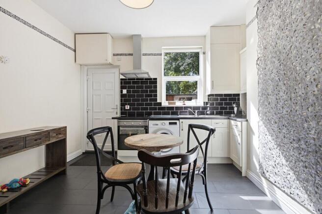 2 bed Terraced for sale Image 4