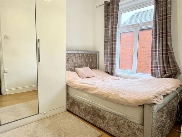 5 bed Terraced for sale Image 8