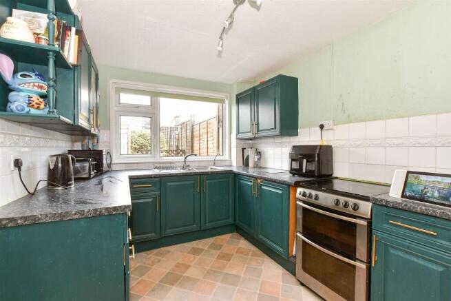 Kitchen/ Dining Room