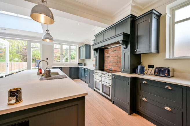 Copse Hill, London, SW20 photo 4
