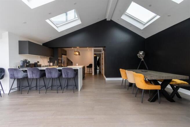 KITCHEN/DINING/LIVING