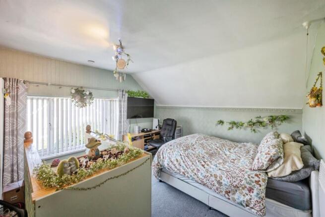 3 bed Semi-Detached for sale Image 12