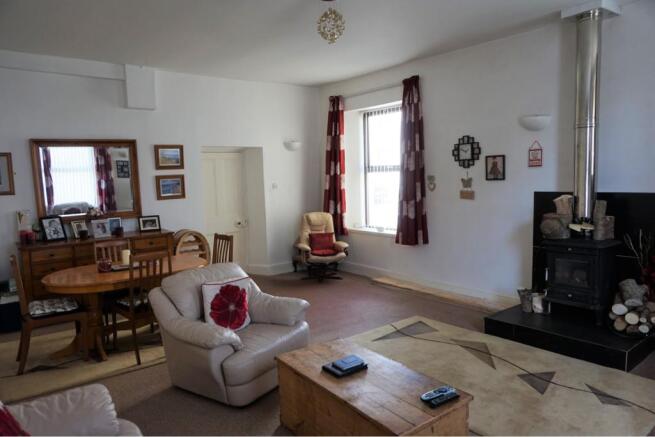 Lounge/Dining Room