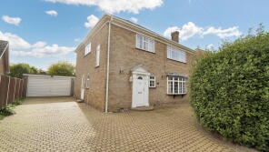 3, Washford Gardens, Clacton On Sea CO15 1XA