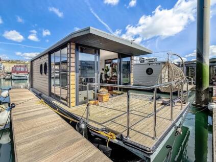 Waterlodge Oasis 2 Floating Home & Apartment