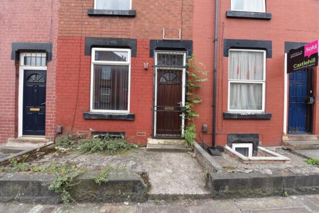 4 bed House to rent Image 12