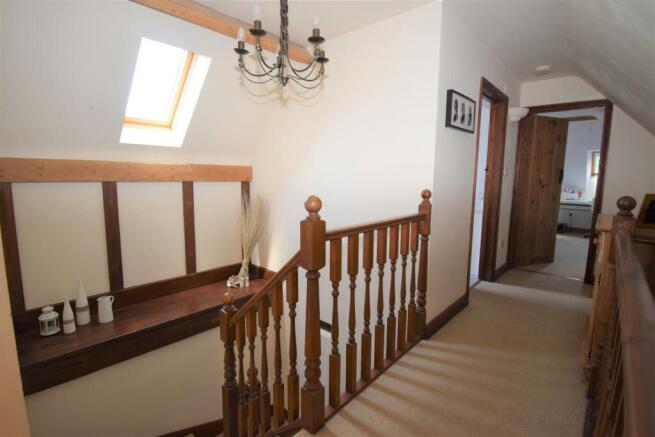 Hallway 92.jpg