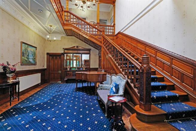5 bed Semi-Detached for sale Image 12