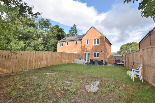 2 bed Semi-Detached for sale Image 9