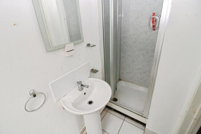 8 bed Detached for sale Image 5