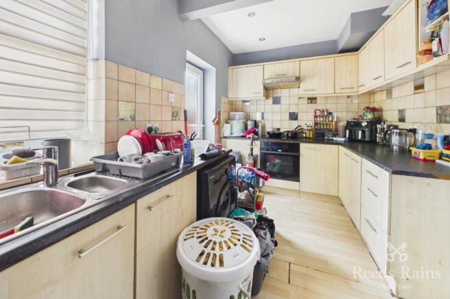 2 bed End of Terrace to rent Image 4