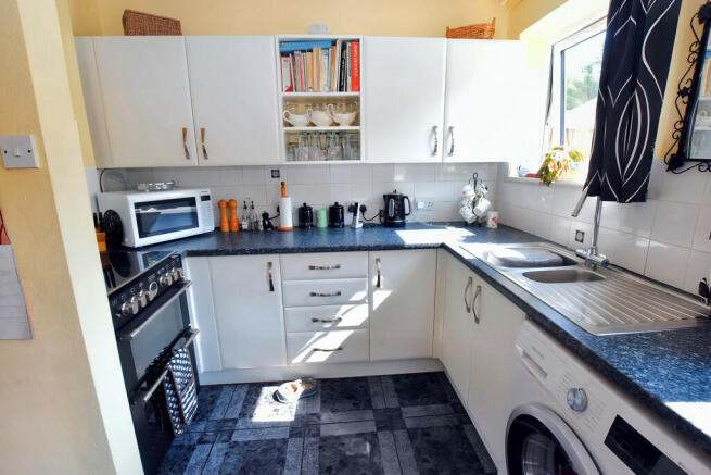 Kitchen 3-1
