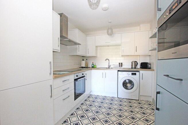 2 bed Apartment for sale Image 4