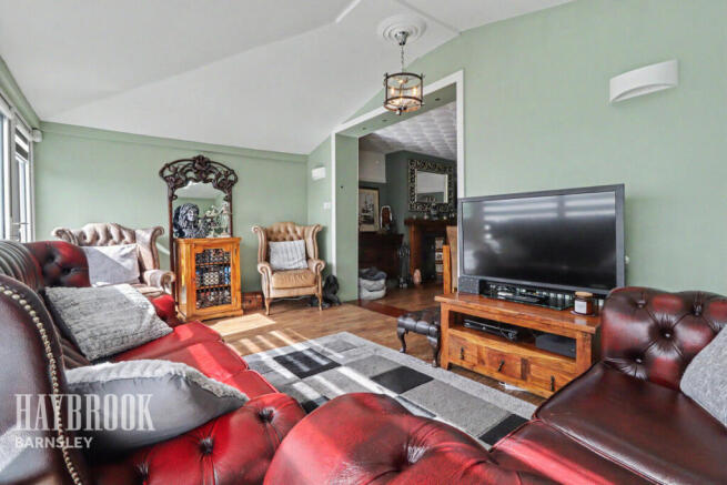 6 bed Semi-Detached for sale Image 7