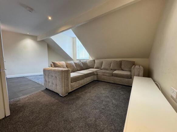 1 bed Flat to rent Image 6