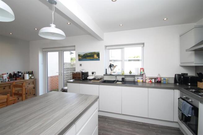 kitchen main.JPG