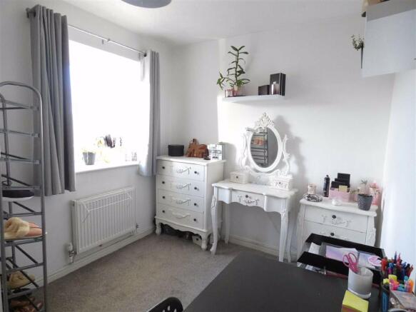 BEDROOM 2