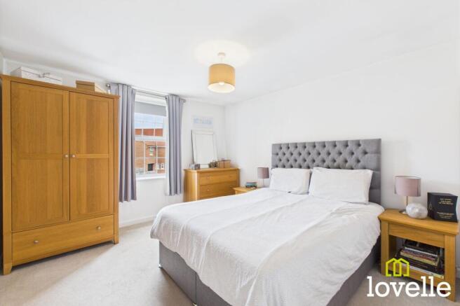 4 bed Detached for sale Image 11