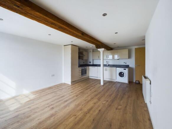 CAM01791G0-PR0047-STILL004