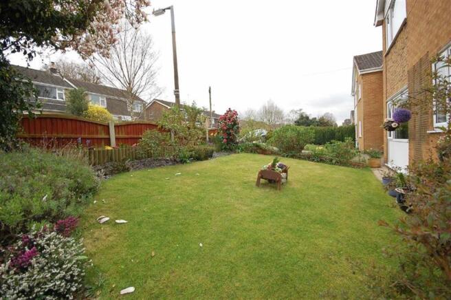 FRONT GARDEN
