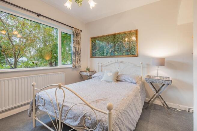 Bedroom, Brindles