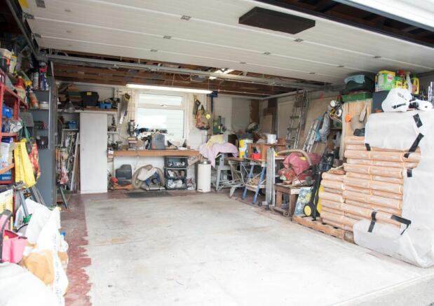 20 - Garage