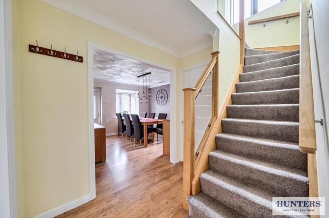 4 bed Detached for sale Image 9