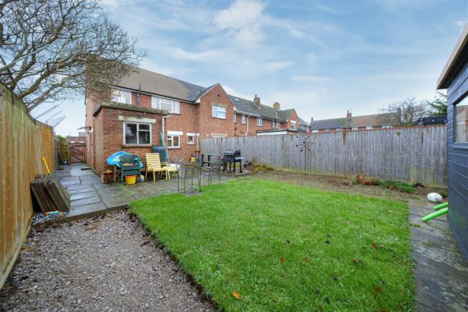 10 Hortonsfield Road, Yardley Gobion, NN12 (17).JP