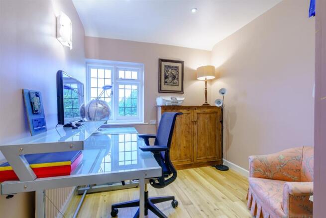 8482855-Interior15.jpg