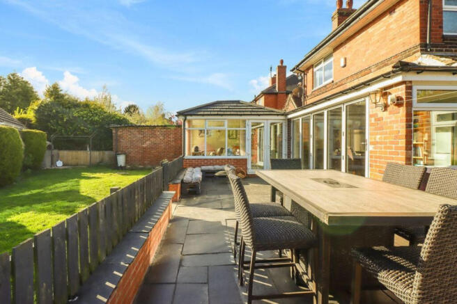 5 bed Detached for sale Image 12
