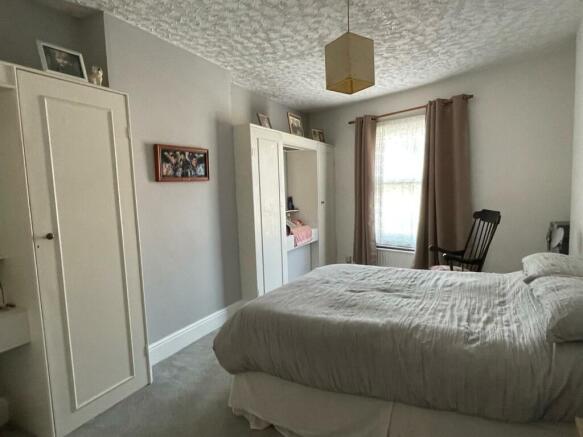 Bedroom..jpg