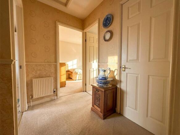 4 bed Detached for sale Image 12