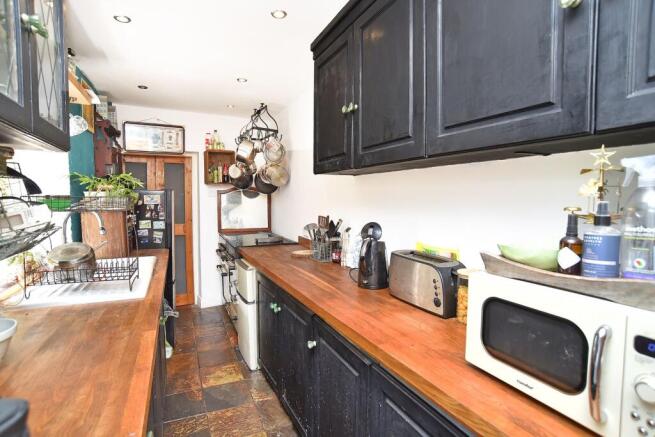 3 bed Semi-Detached for sale Image 6