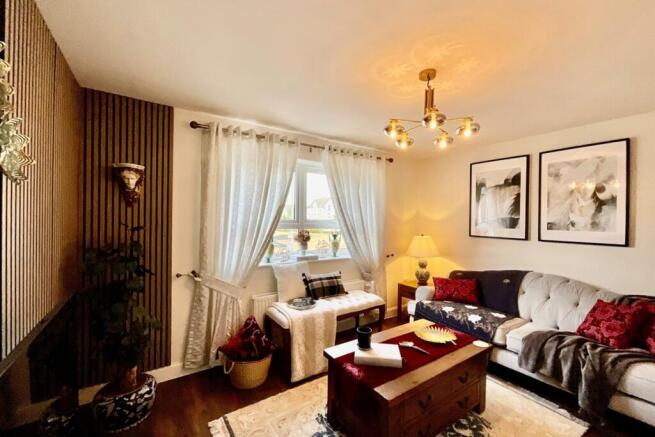4 bed Semi-Detached for sale Image 12