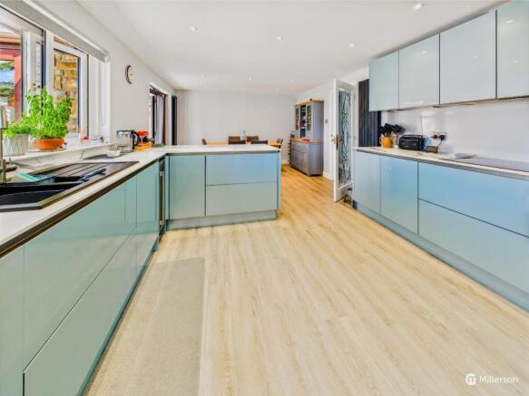 Kitchen..jpg