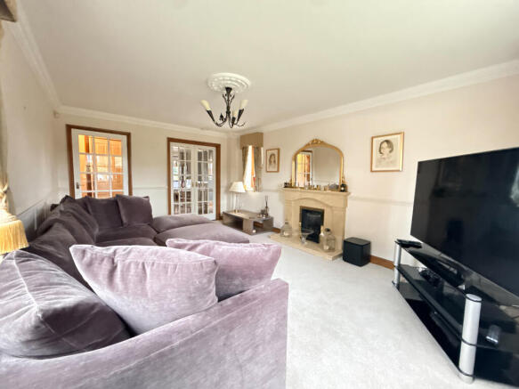 Bowling Green Close, Attleborough, Norfolk photo 3