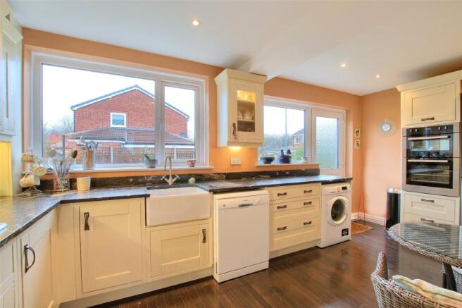 Kitchen/Breakfast