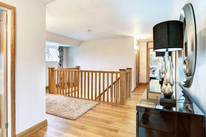 GALLERIED LANDING