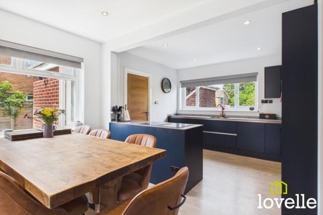 3 bed Semi-Detached for sale Image 7