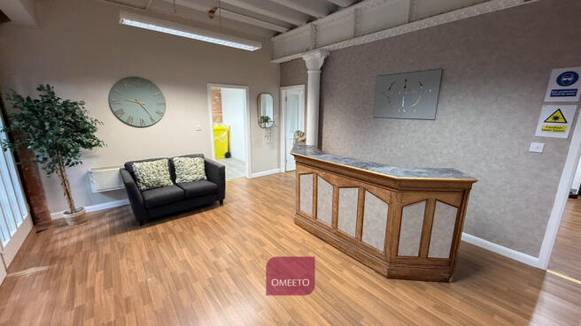 Salon to Let