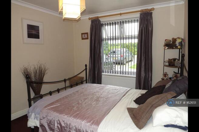 2nd Double Bedroom (b)