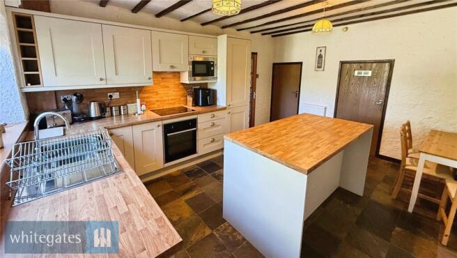 3 bed Semi-Detached for sale Image 8