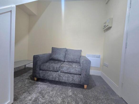 1 bed Flat to rent Image 6