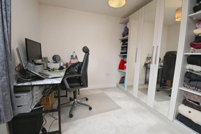 5 bed Detached for sale Image 12